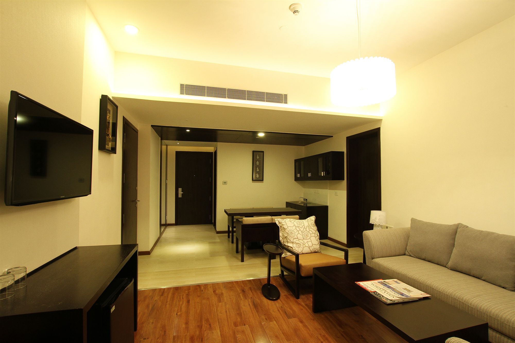 E Hotel 4*