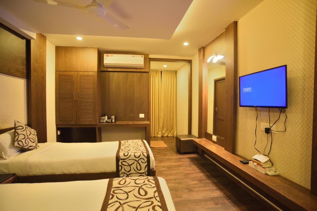 Economy hotel Sea Shell Residency