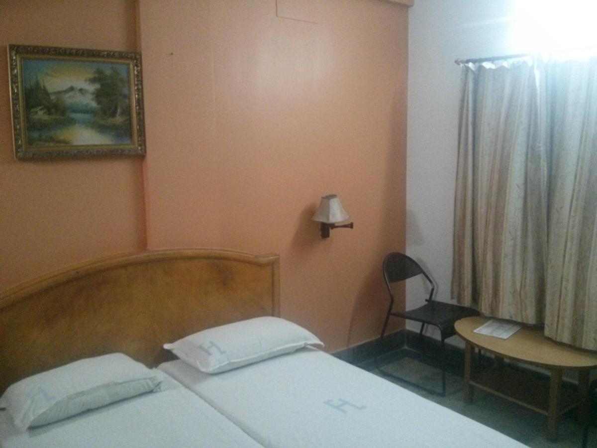 Oyo 5377 Raaj Bhaavan * Chennai
