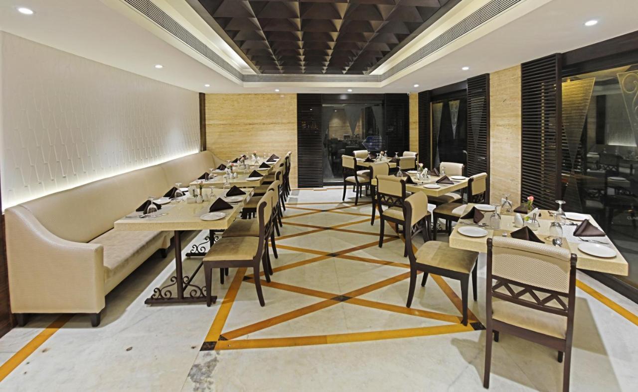 Raj Palace 3*