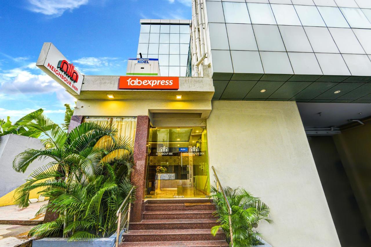 Oyo 5225 Neighbour Hotel 3*