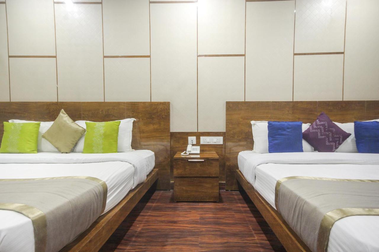 Palette - Bungalow8 & 3*