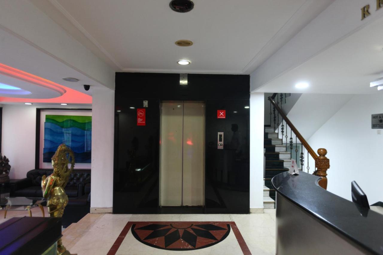 Oyo 1939 New Park 3* Chennai