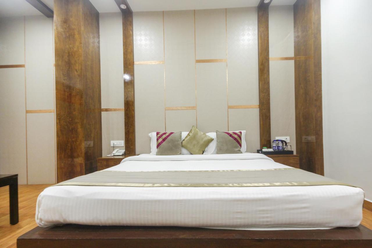 Palette - Bungalow8 & 3* Chennai