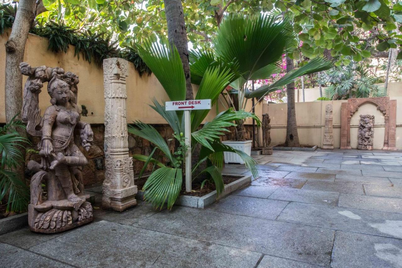 Hanu Reddy Residences Wallace Garden 3*