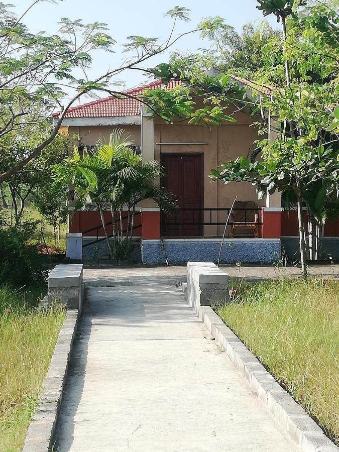 Mannmuqi Village Farm stay *