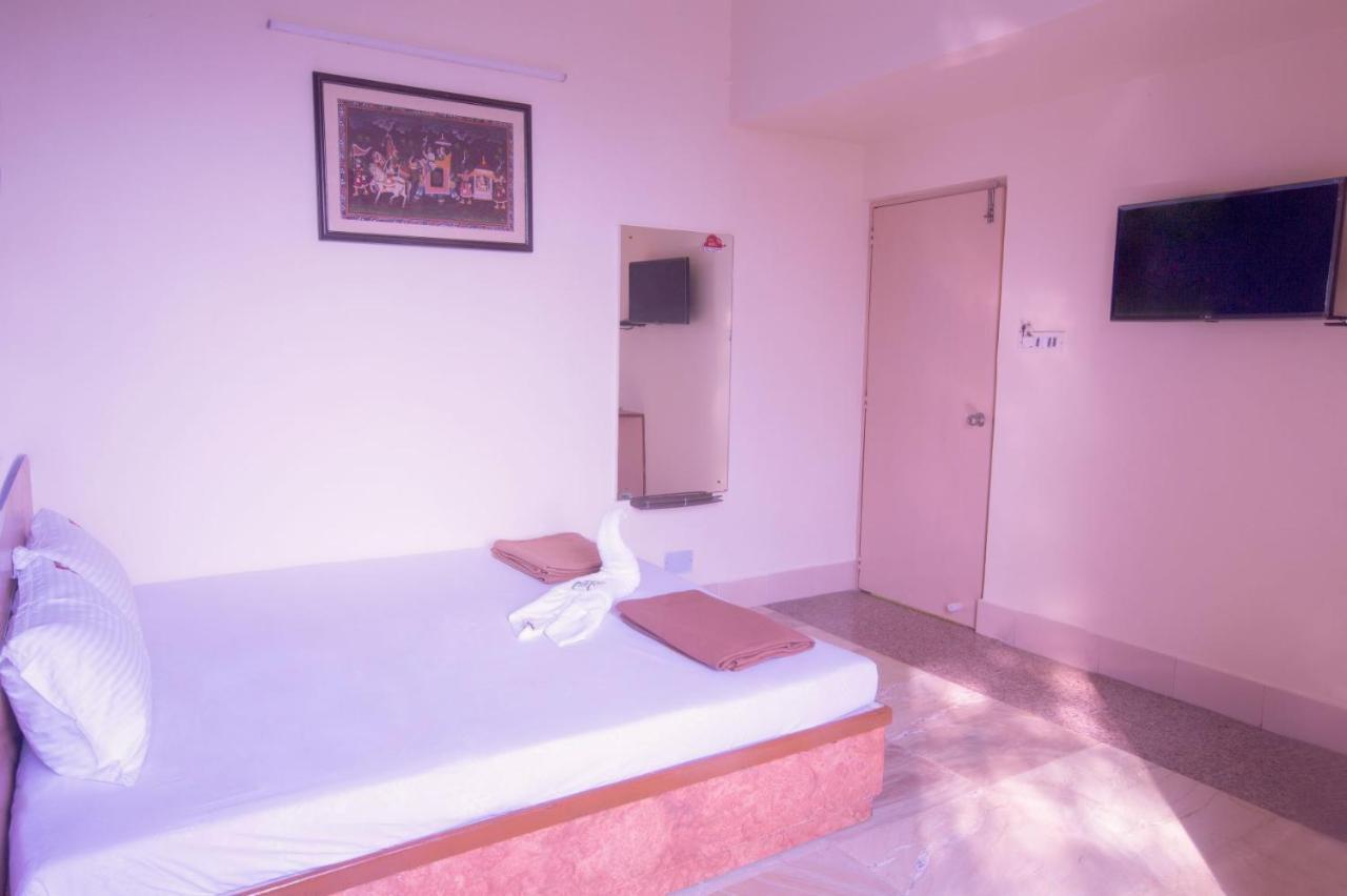 Suriya International Hotel *