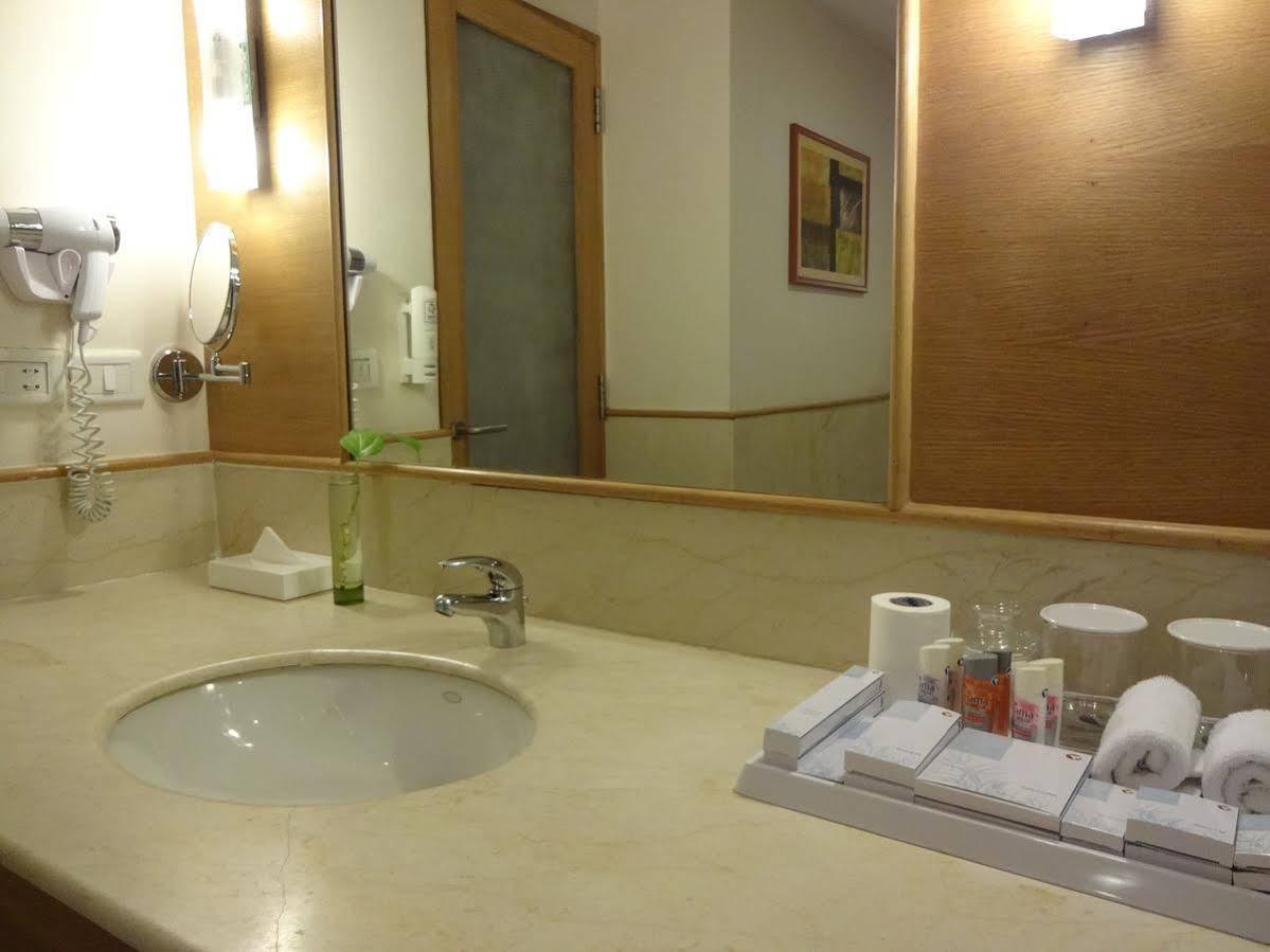Park Plaza Omr