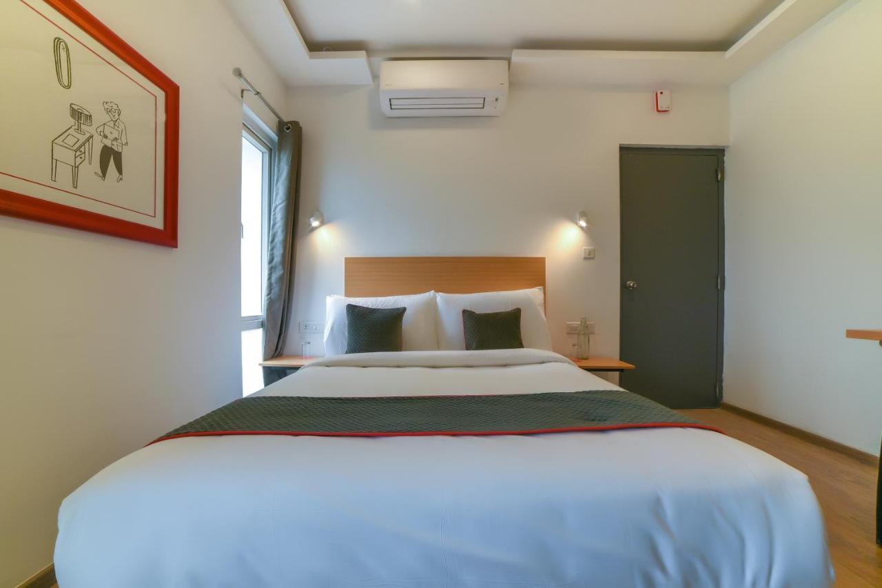 Hotel Oyo Townhouse 175 Pure Stays Near Airport Near International Airport Metro Station