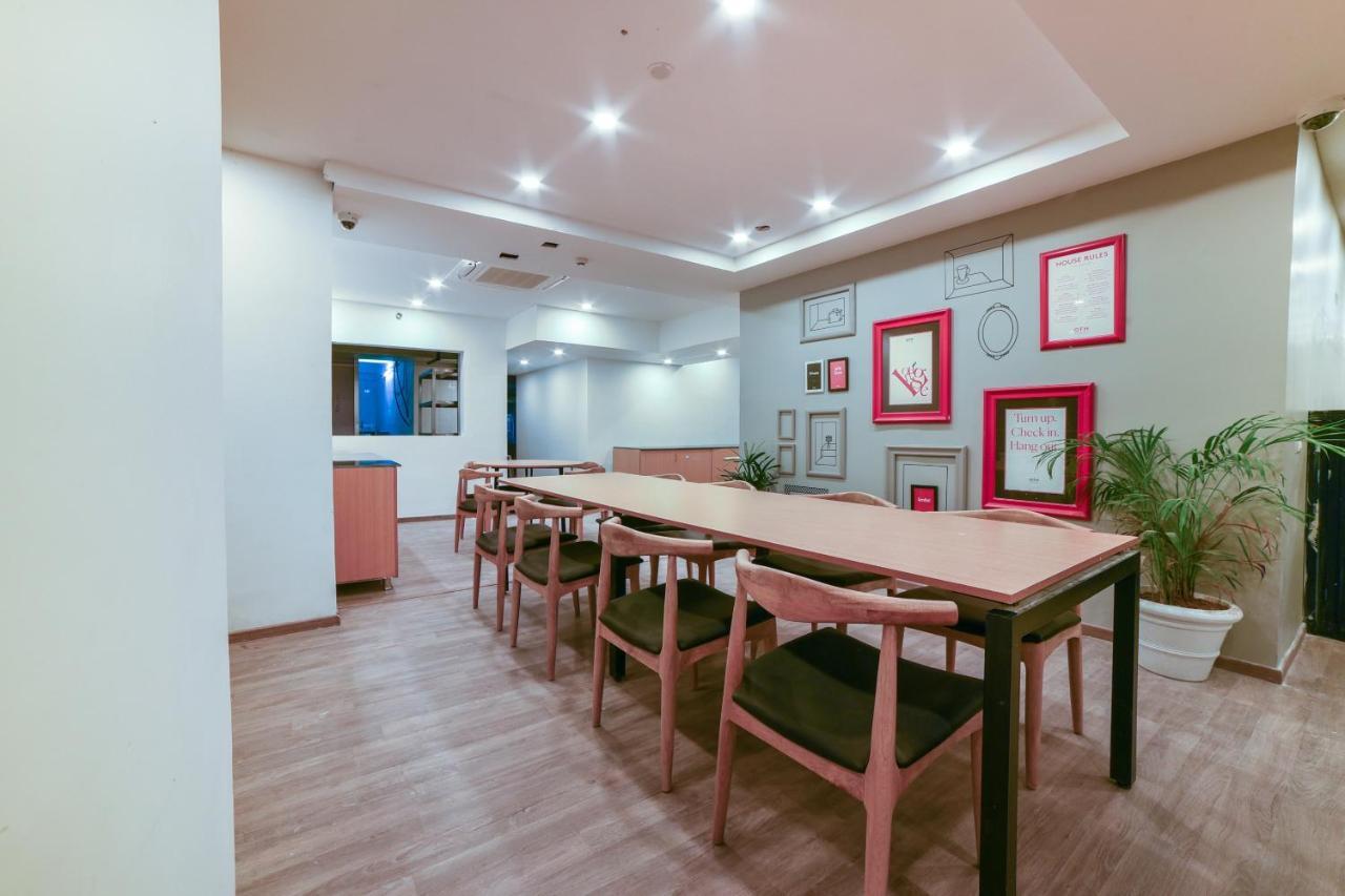 Oyo Townhouse 175 Pure Stays Near Airport Near International Airport Metro Station Hotel