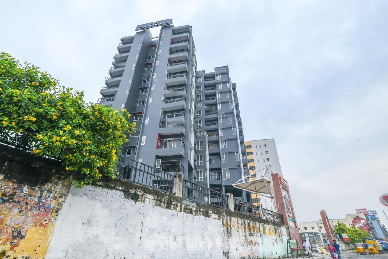Oyo Townhouse 175 Pure Stays Near Airport Near International Airport Metro Station