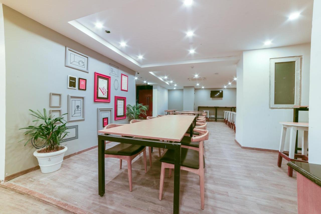 Oyo Townhouse 175 Pure Stays Near Airport Near International Airport Metro Station Hotel