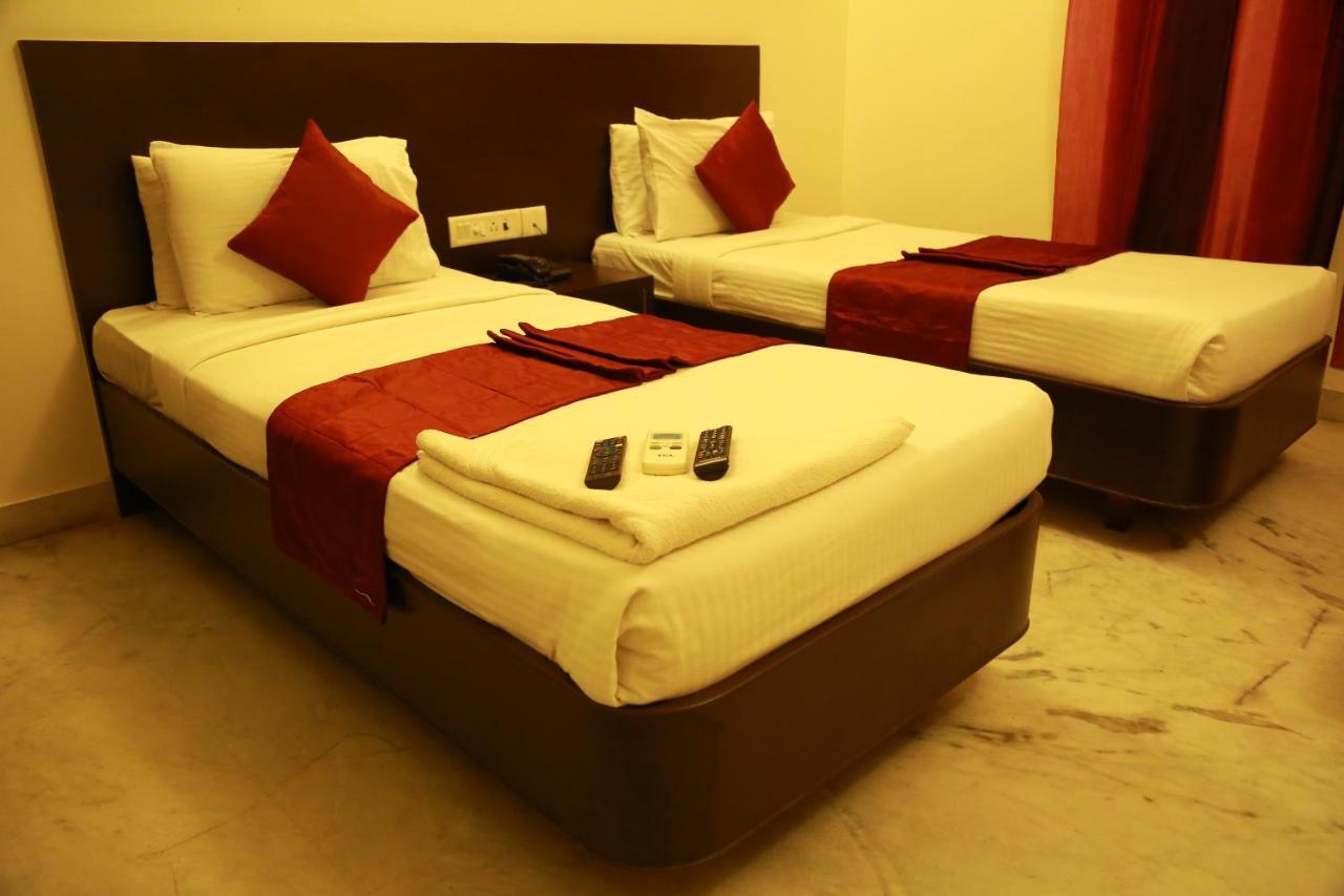 Royal Paris Hotel 2*