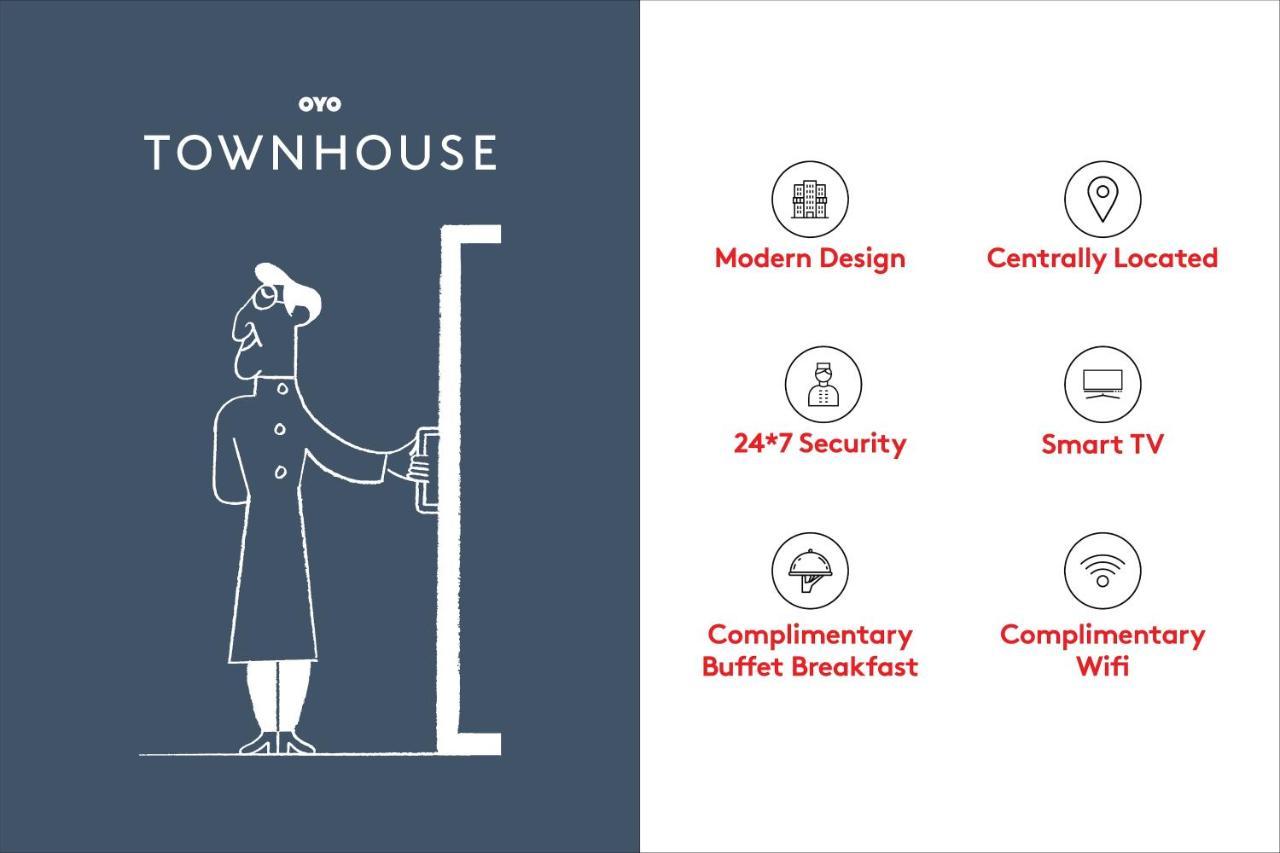 Oyo Townhouse 42 Urvashi Theatre