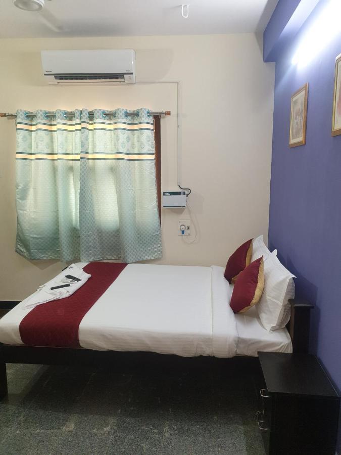 Happy Homes - Porur Hotel