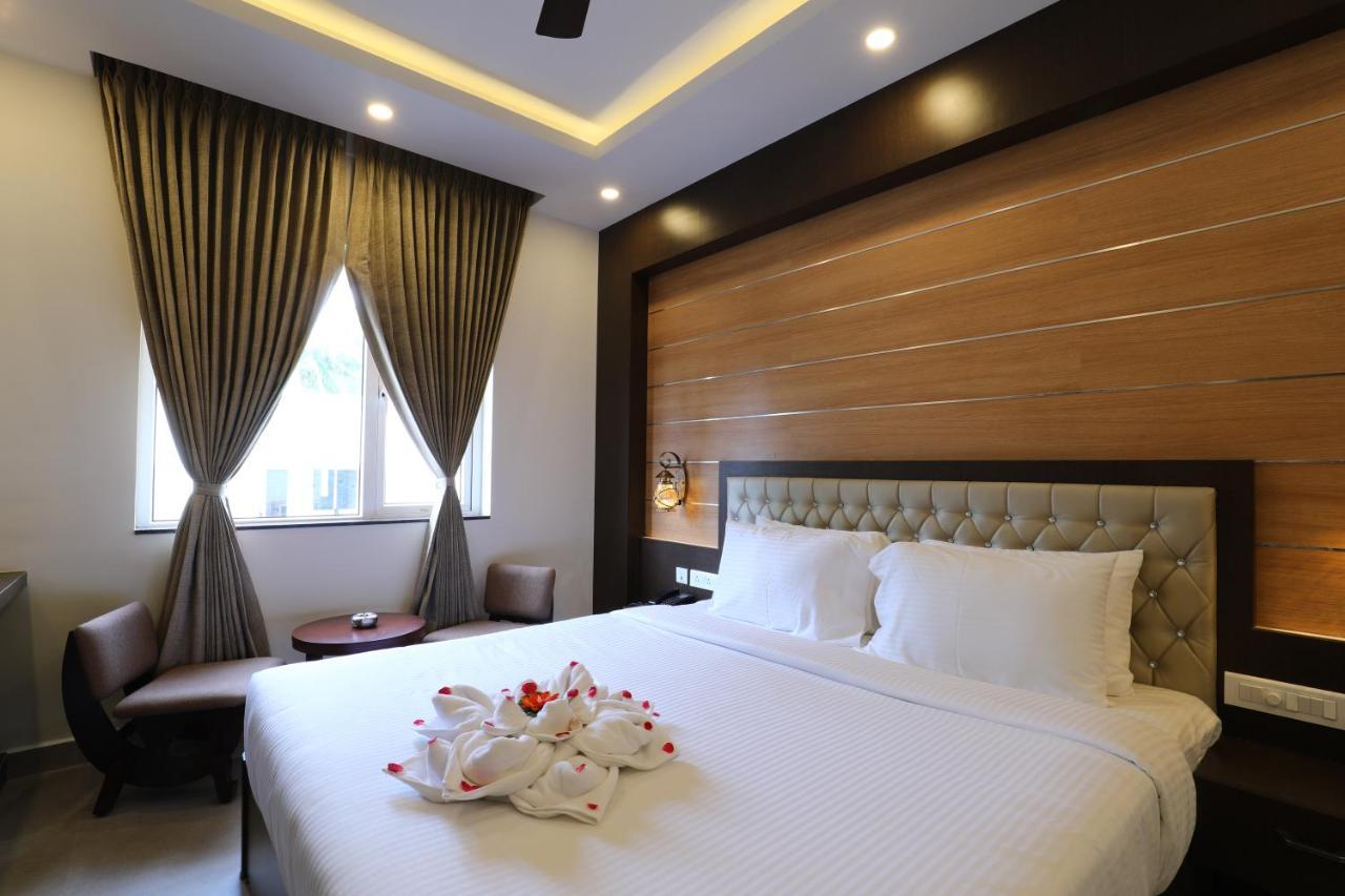 Mayuraa Residency Hotel