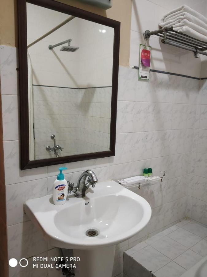 Hanu Reddy Residences Wallace Garden 3*