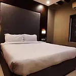 Leisure Stays - Premium Suites