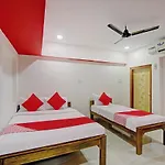 Oyo Flagship 80305 Sai Sakthi Residency