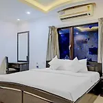 Fabhotel Skyry