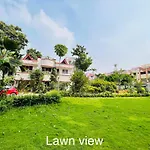 3Bhk Villa With Lawn - Elo House