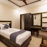 Hotel Comfort Park - Opposite Sri Ramachandra Medical College Porur