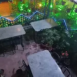 Jjs Park Inn
