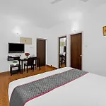 Super Oyo Townhouse 1005 G Silver Hotels & Resorts Omr