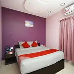 Max Classic Serviced Apartment
