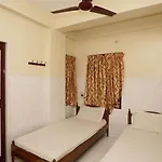 Thangam Balaji Guest House -Near Us Consulate