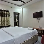 Redstone Hotel - Near Us Consulate Nungambakkam