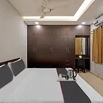 Hotel O J2 Service Apartment