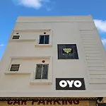 Hotel O O Vadapalani