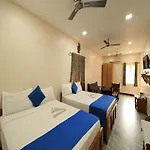 Hotel Rathnavel Towers
