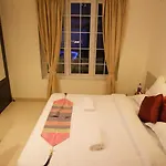 Ecr London Villa