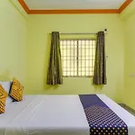 Spot On 75475 Cn Guest House