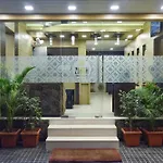 Zaith Residency Near Us Consulate & Apollo Hospitals