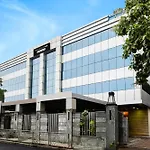Super Townhouse Oak Alandur Near Chennai Airport Formerly Vijay Park