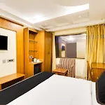 Super Townhouse Oak Alandur Near Chennai Airport Formerly Vijay Park