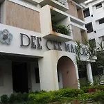 Hotel Dee Cee Manor