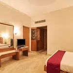 Hotel Dee Cee Manor