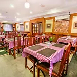 Hotel Metro Manor