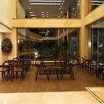 V 7 Hotel