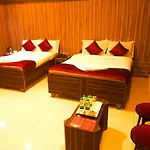 Jjs Park Inn