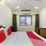 Oyo 47969 Red Shield
