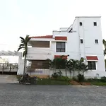 Oyo 8282 Heritage Residency