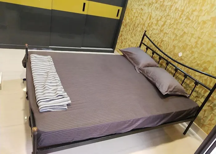 Pearl Service Apartment