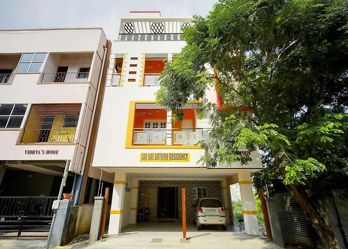 Oyo Flagship Sri Sai Sathya Residency