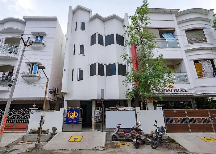 Fabexpress Joel Inn - Nr St Thomas Mount Church & Grand Mall & Phoenix Marketcity Chennai