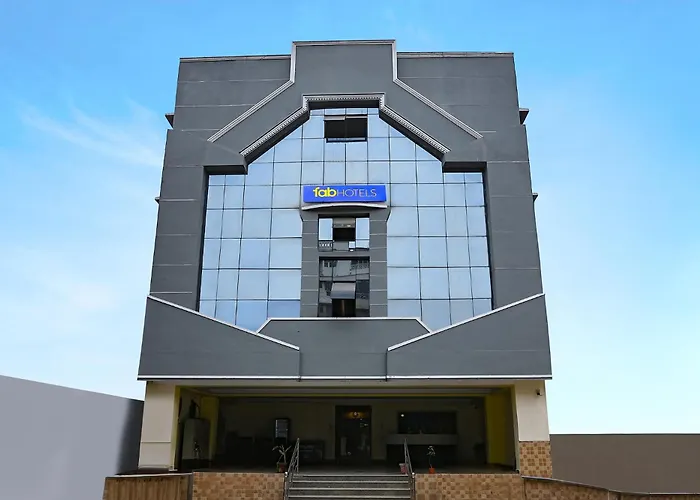 Fabhotel Neethu Residency - Nr Avm Film Studio